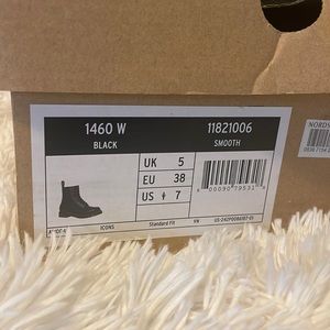 Used Dr.Martens 1460 women black size 7